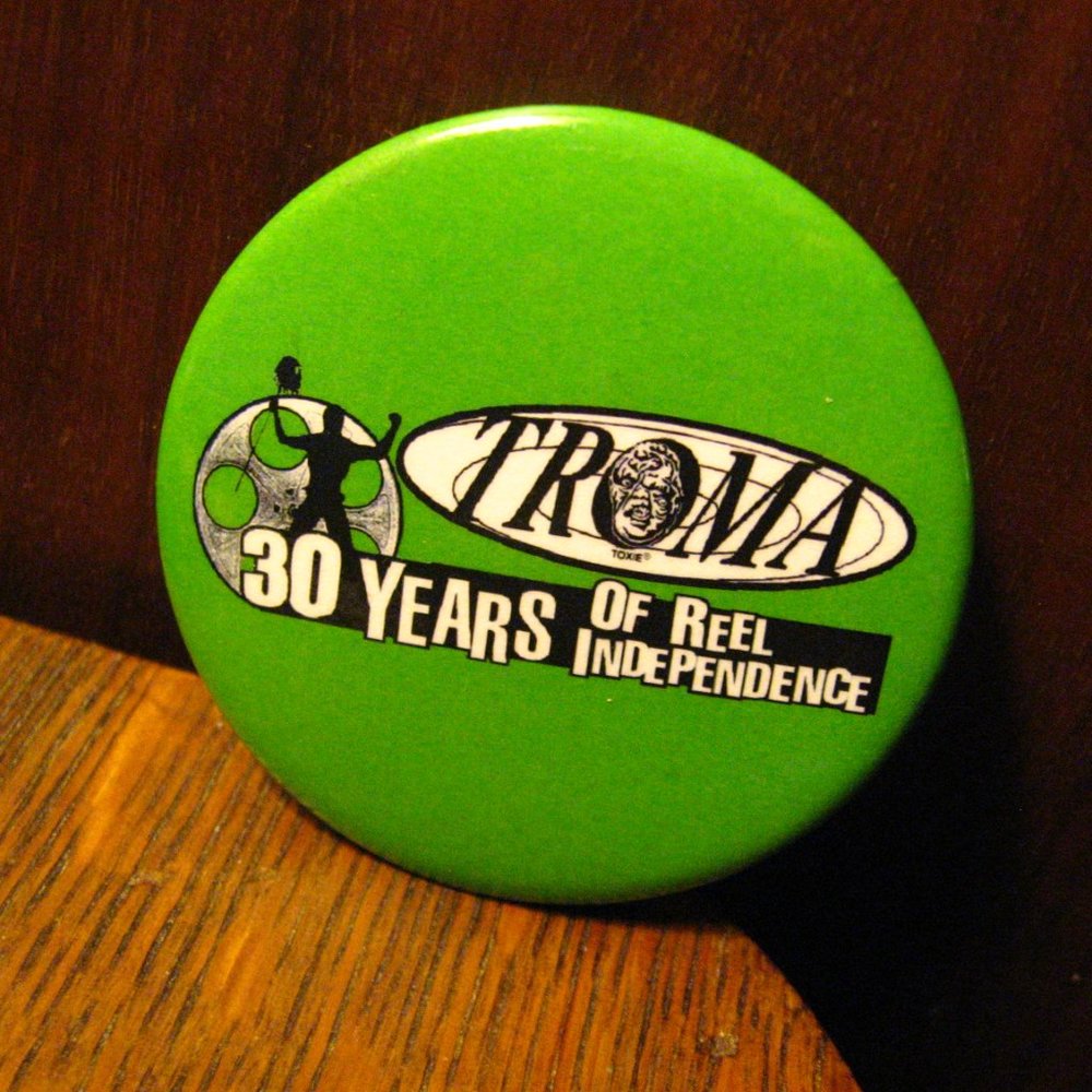 🎥 Troma Films New York 2004 Lapel Pin Button - Picture 2 of 4